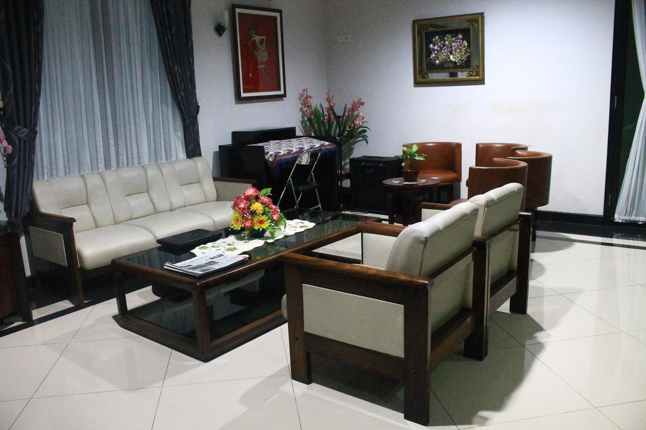 Carica Homestay Σουραμπάγια Εξωτερικό φωτογραφία